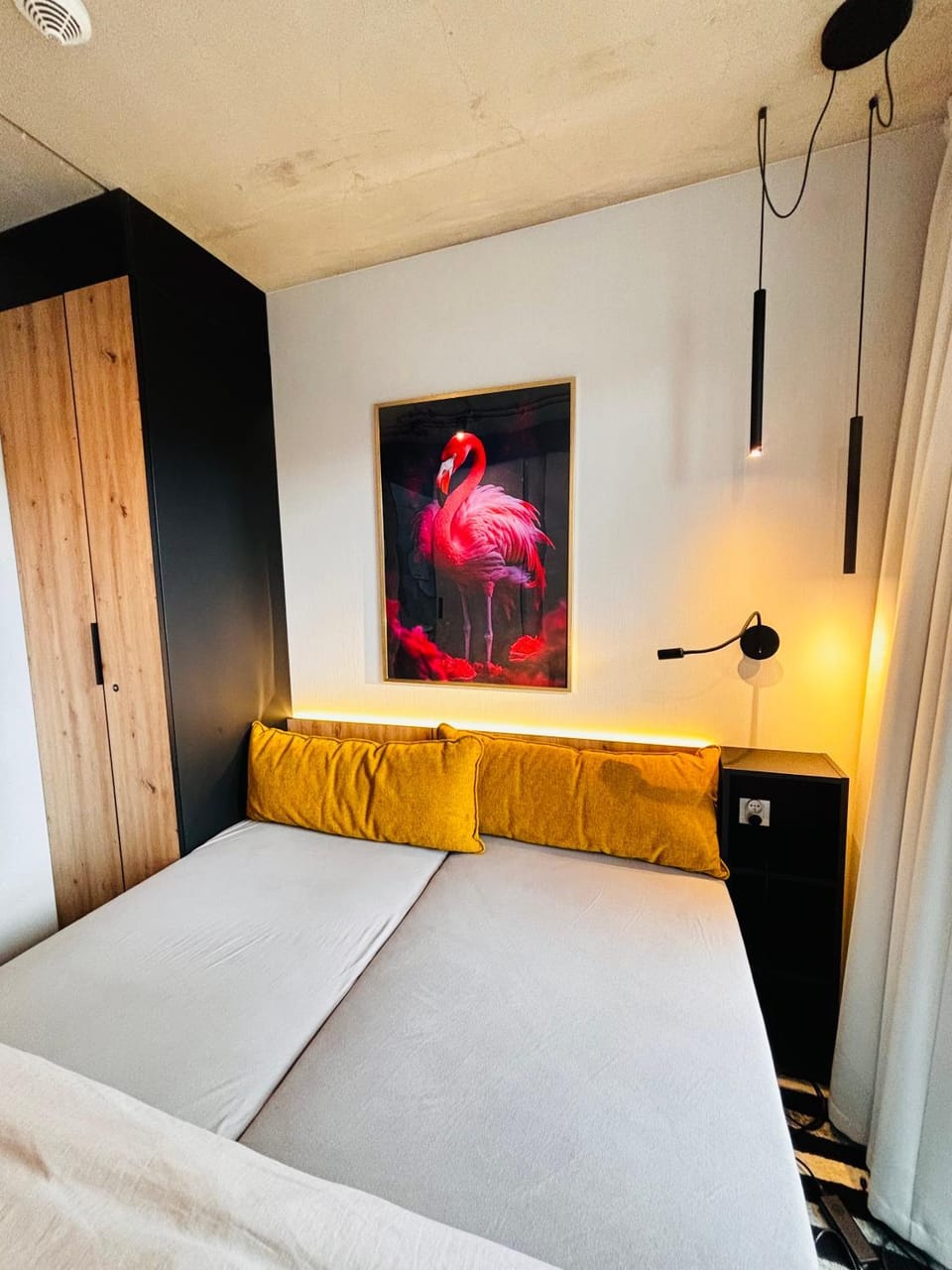 Bed, Decorative detail, Bedroom