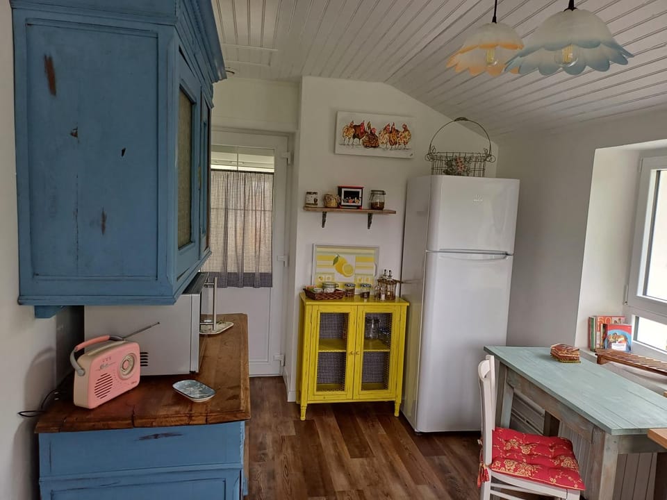 storage, kitchen