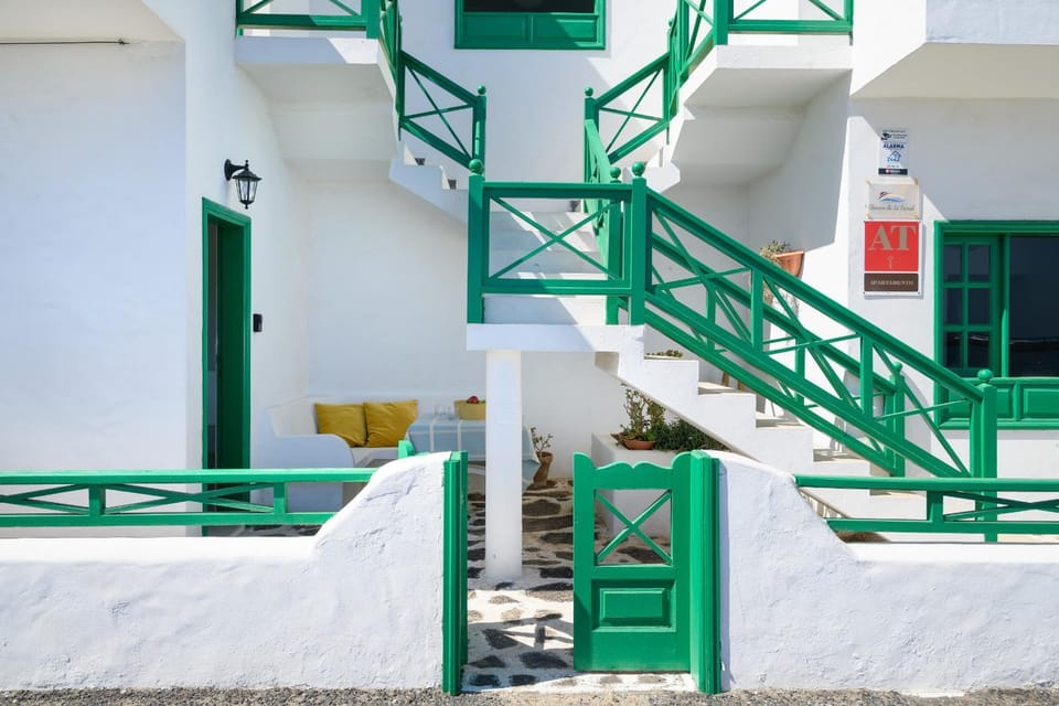 Property building, Facade/entrance, Off site