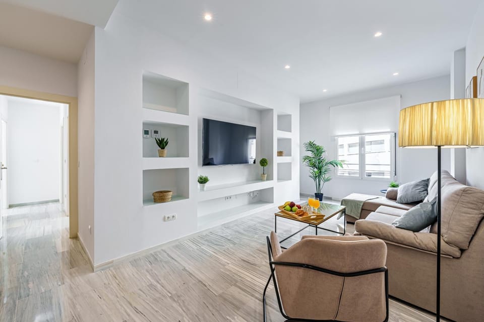 TV and multimedia, Living room, Seating area, air conditioner