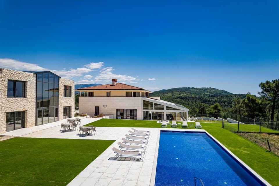 Property building, Patio, Day, Natural landscape, Pool view, Swimming pool, Swimming pool, sunbed