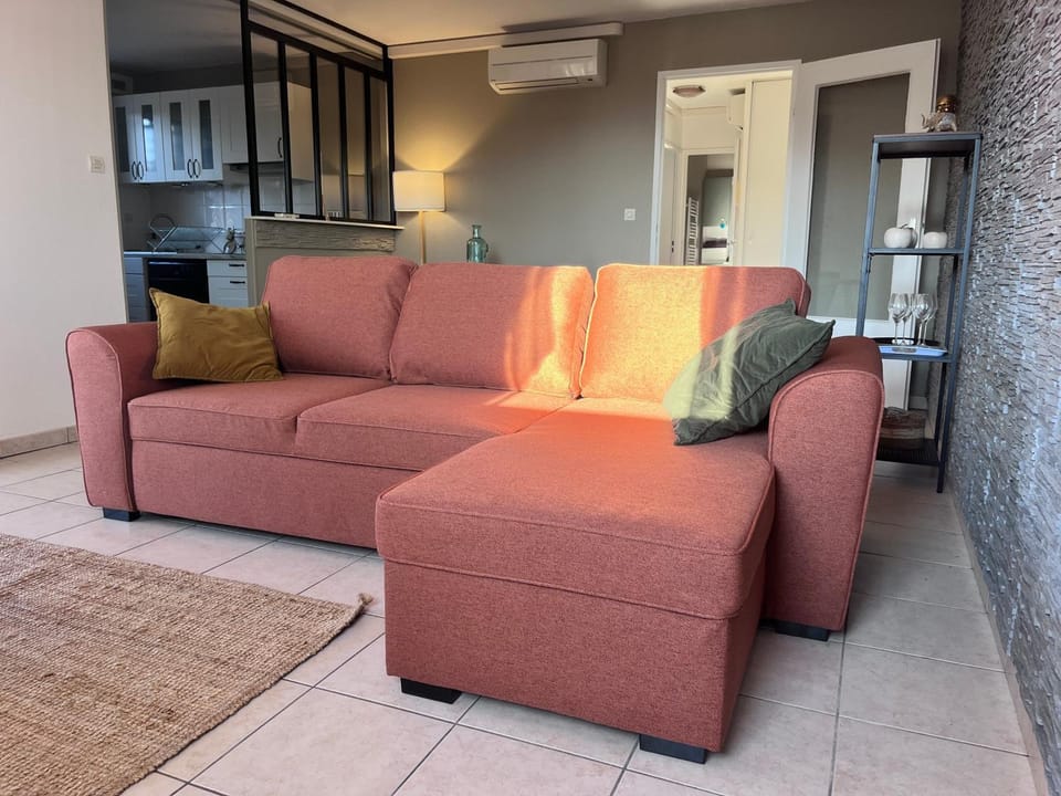 Appart climatisé lumineux terrasse piscine parking Apartment in Occitanie