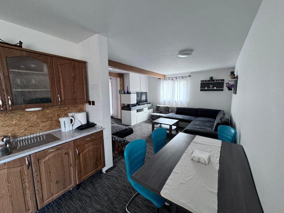 Seating area, Dining area, minibar, oven, pet friendly