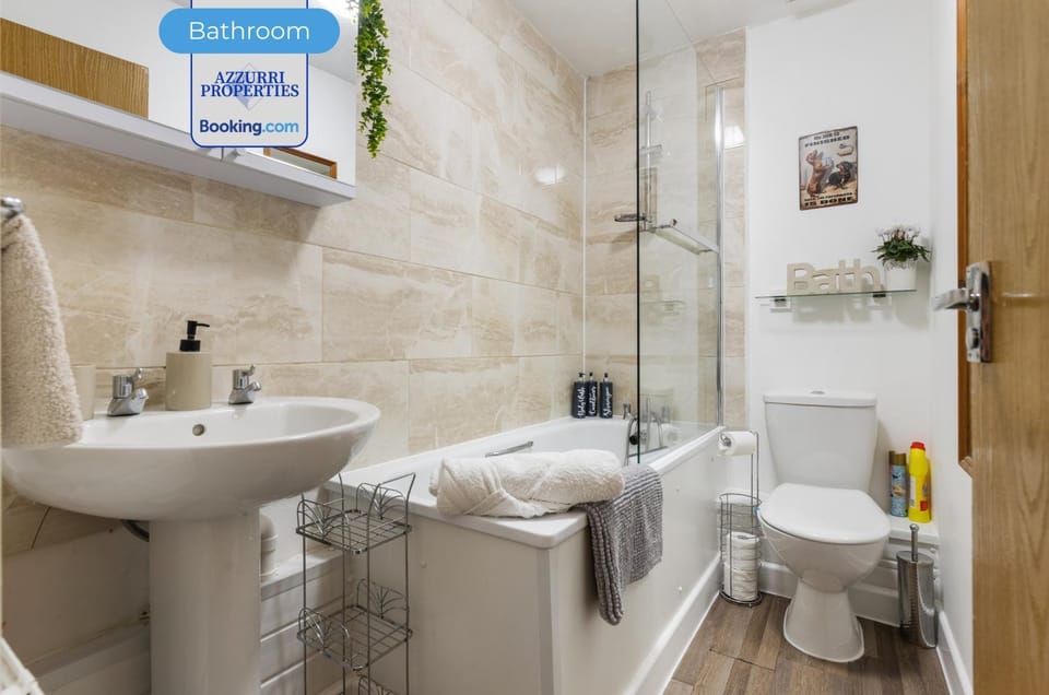 Shower, Toilet, Bathroom, Bath