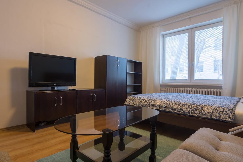 TV and multimedia, Seating area, Bedroom, wardrobe