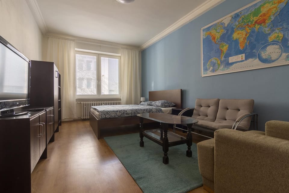 TV and multimedia, Photo of the whole room, Seating area, Bedroom