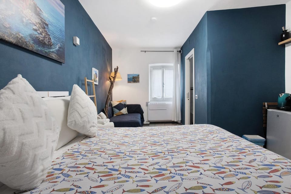 Living room, Bedroom