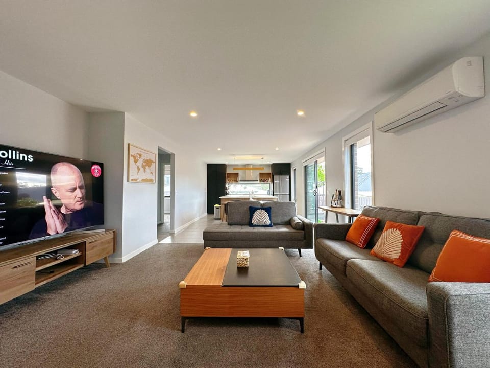 New Kingston Trampoline House House in Tasmania