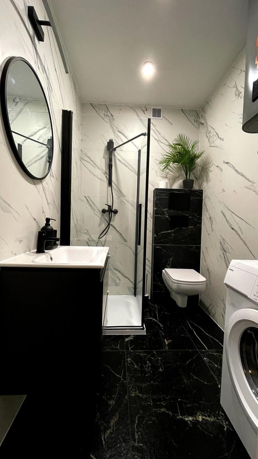 Shower, Toilet, Bathroom