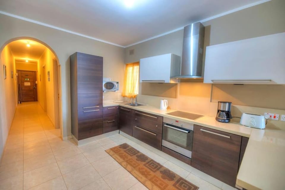 Kitchen or kitchenette, minibar, pet friendly, stove, toaster