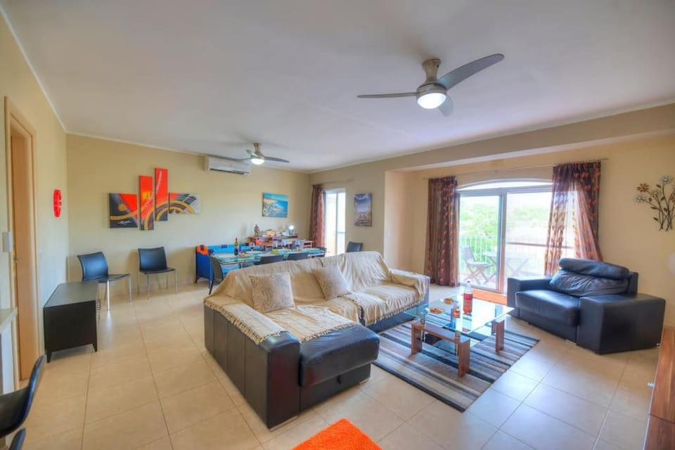 Communal lounge/ TV room, TV and multimedia, Living room, Seating area, Evening entertainment, fireplace