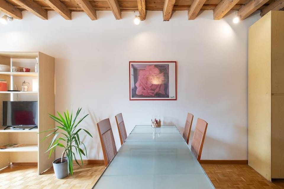 enJoy Home - Appartamento Orologio, Piazza dei Signori Apartment in Padua