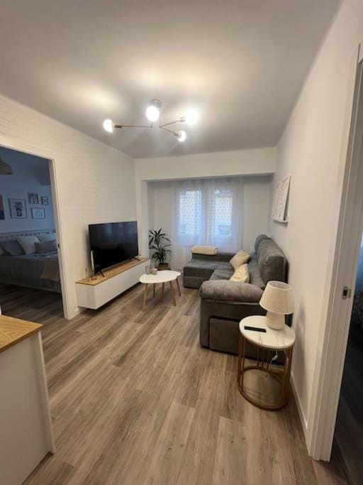 Piso recién reformado en el centro de Santander, zona estaciones Apartment in Santander