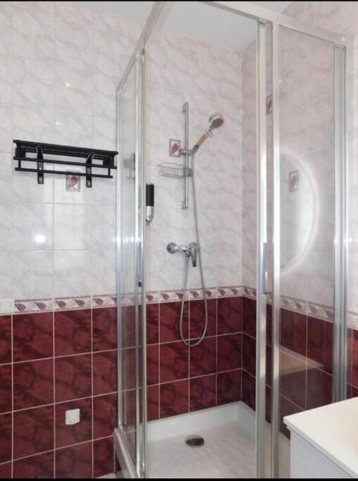 Beau T1 bis centre Juan les pins Apartment in Antibes