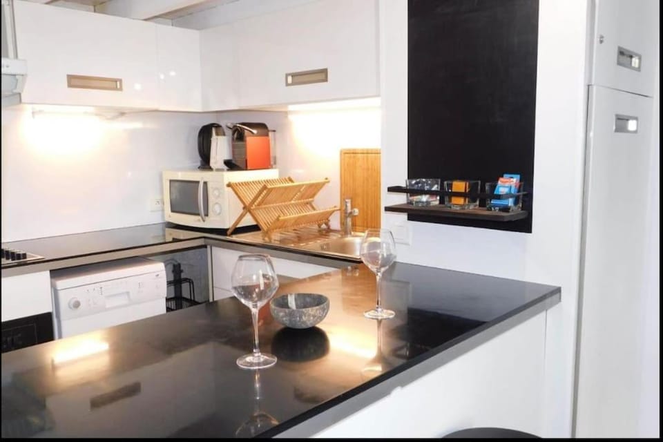 Beau T1 bis centre Juan les pins Apartment in Antibes