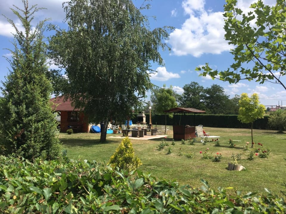 BBQ facilities, Garden