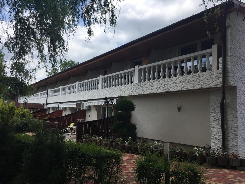 Property building, Balcony/Terrace