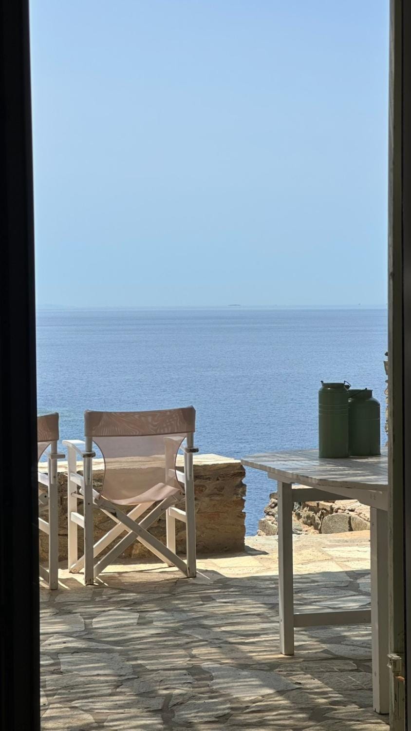 Sun Blooming Villa in Tinos island House in Decentralized Administration of the Aegean