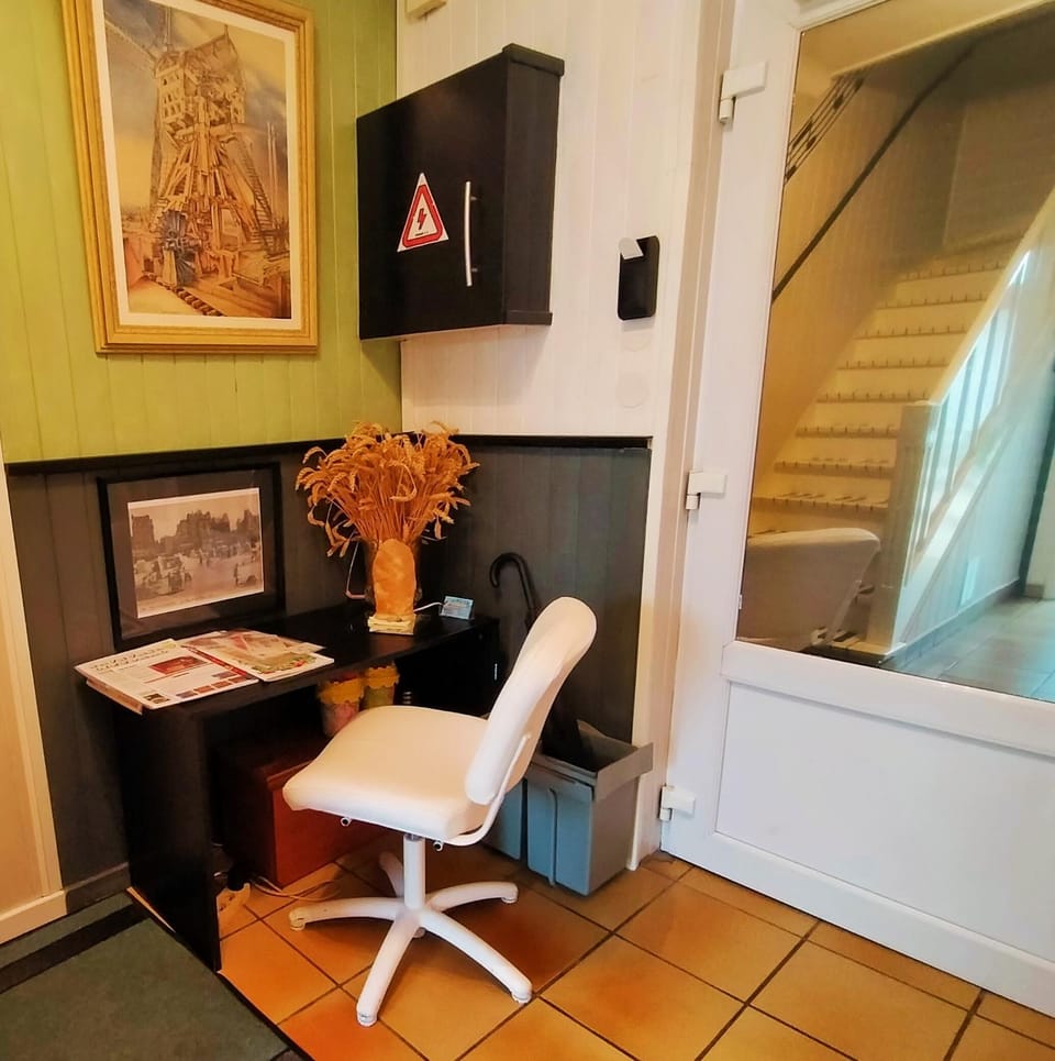 Property building, Seating area