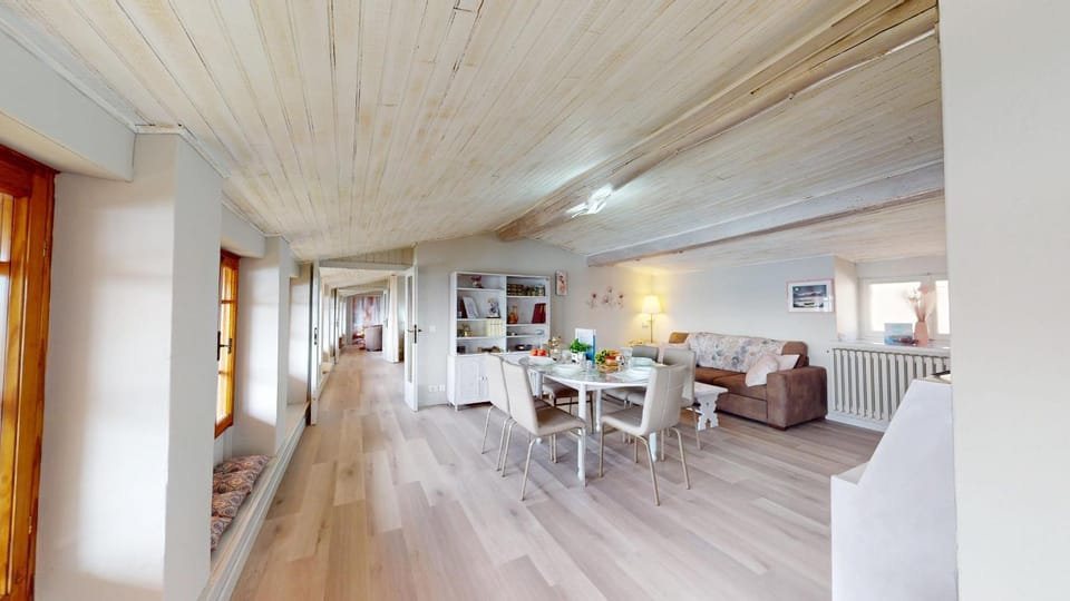 Communal lounge/ TV room, Living room