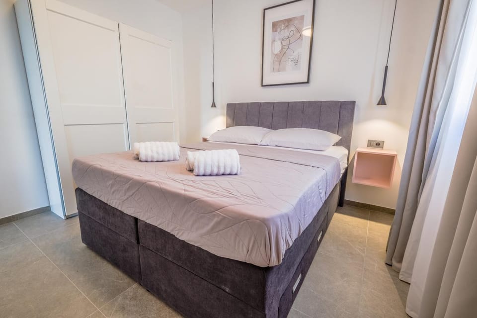 TV and multimedia, Bedroom, towels, wardrobe, air conditioner