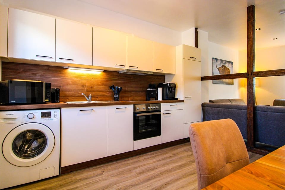 Coffee/tea facilities, Kitchen or kitchenette, Living room, Seating area, dishwasher, minibar, pet friendly, stove, toaster
