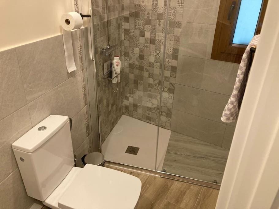 Shower, Bathroom, towels
