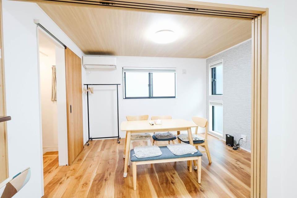 Shinjuku#ookubo#kabukicho#New built 4beds room,3 toilets, 2 shower rooms#新宿中心#大久保#歌舞伎#地铁站步行2分#新建一栋3层楼 4个卧室3个卫生间2个浴室1个客厅#高速无限制网络#智能马桶#干湿分离103 Apartment in Shinjuku