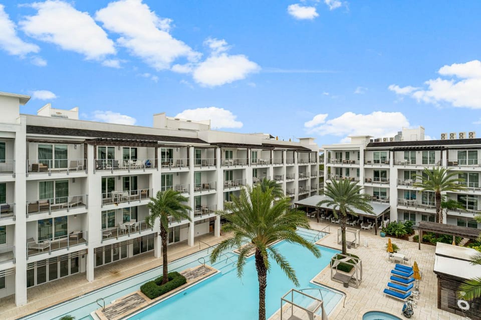 Property building, Swimming pool