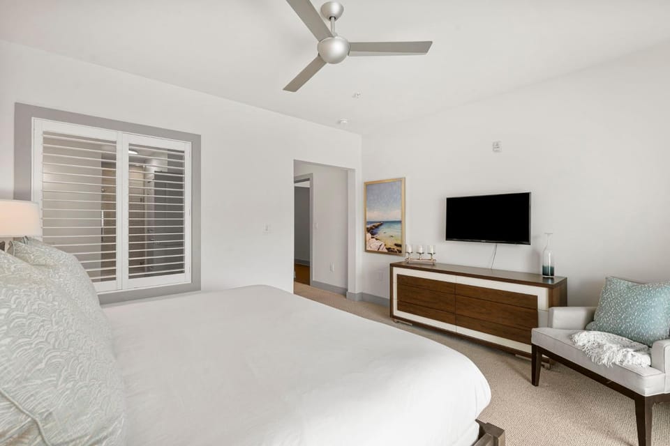 Bed, TV and multimedia, Balcony/Terrace, Bedroom