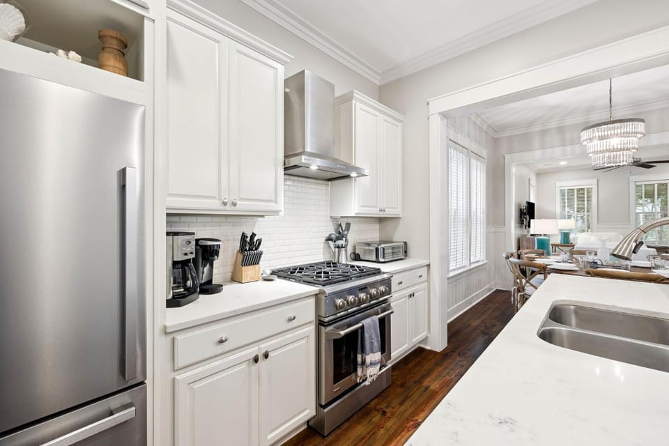 Kitchen or kitchenette, kitchen