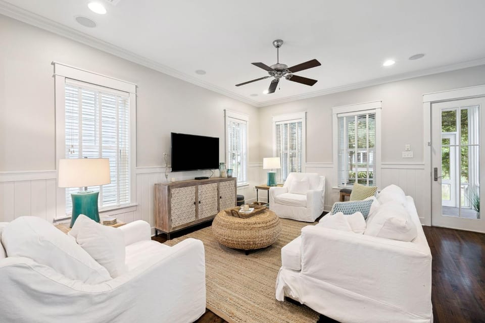 Patio, TV and multimedia, Living room