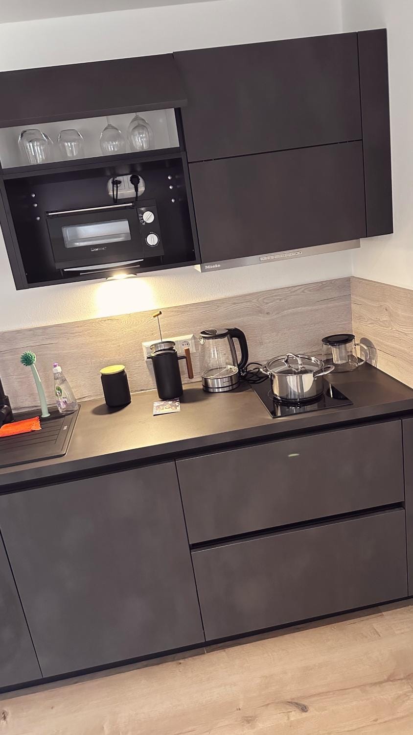 Coffee/tea facilities, Kitchen or kitchenette, pet friendly, stove