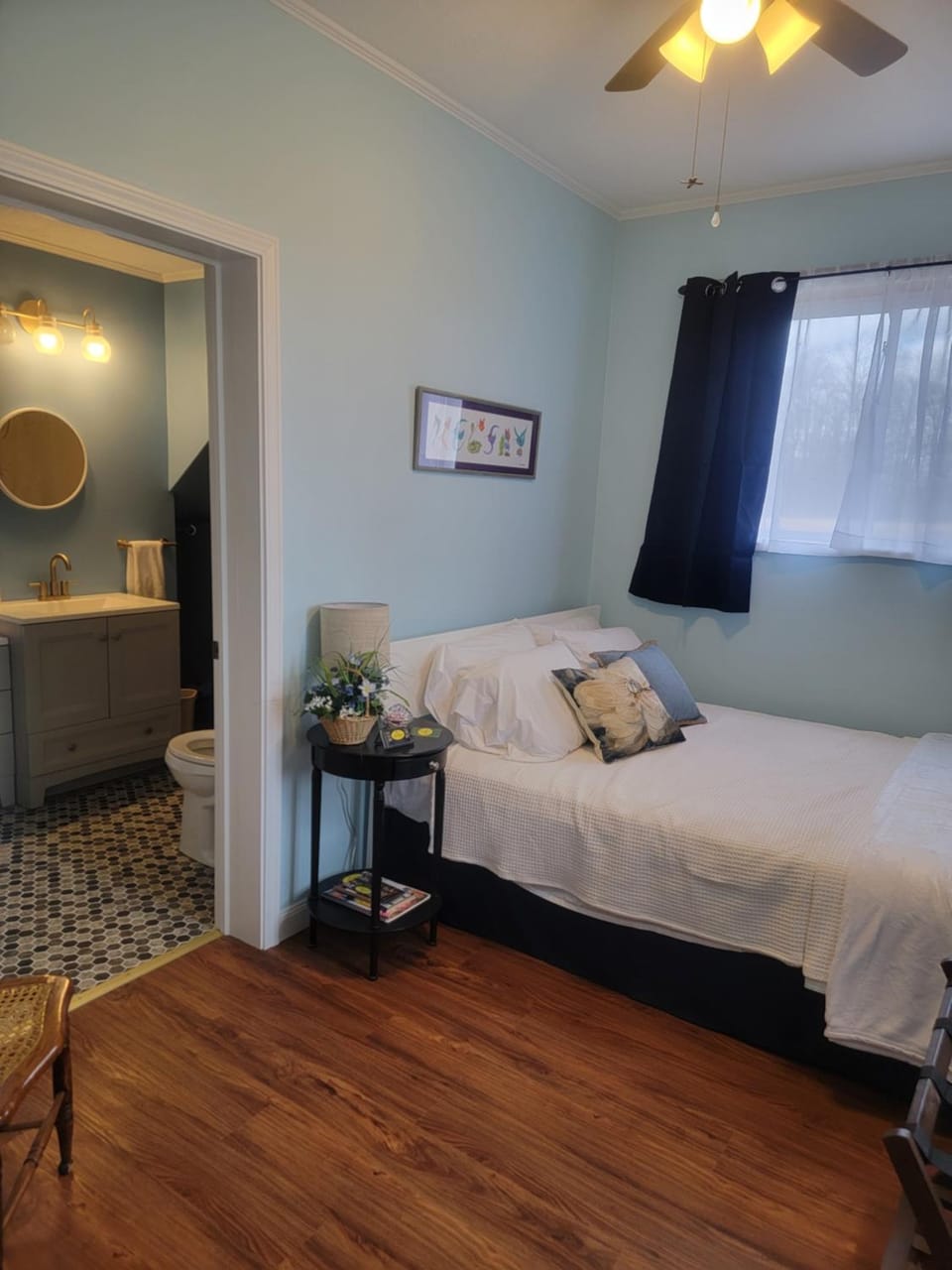 Photo of the whole room
