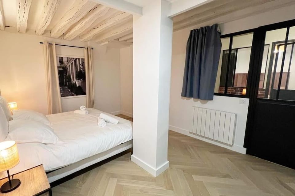 Bed, Photo of the whole room, Bedroom, internet
