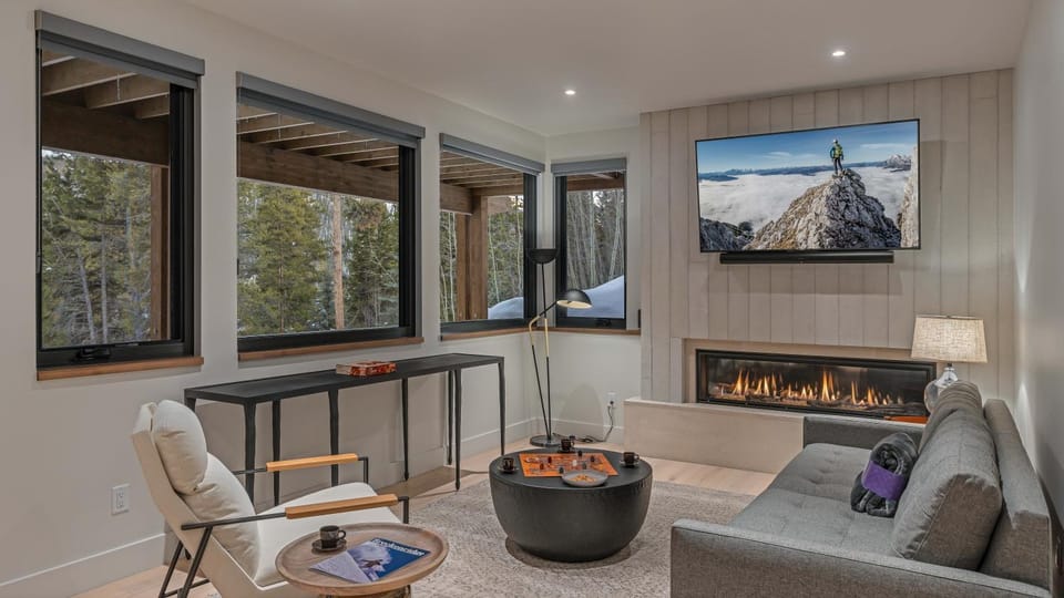 Day, View (from property/room), Seating area, fireplace