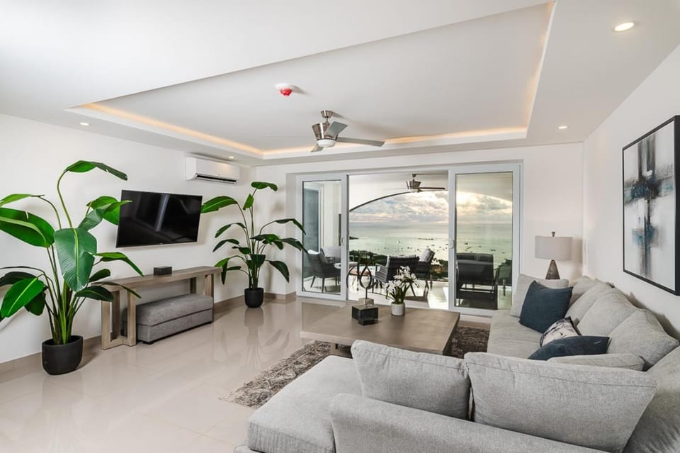 Brand New Ocean View Condo overlooking Tamarindo Apartment in Tamarindo