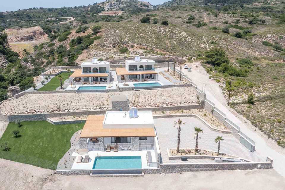 Property building, Bird's eye view, Swimming pool