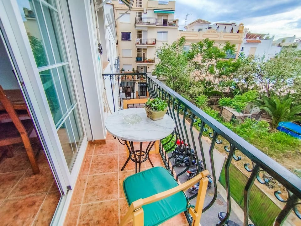 Balcony/Terrace, furniture