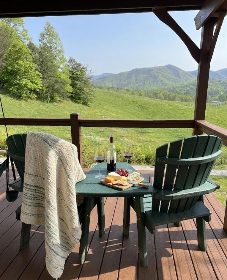 CL to DT Asheville Hot Tub Lg Deck Hammocks House in Buncombe County