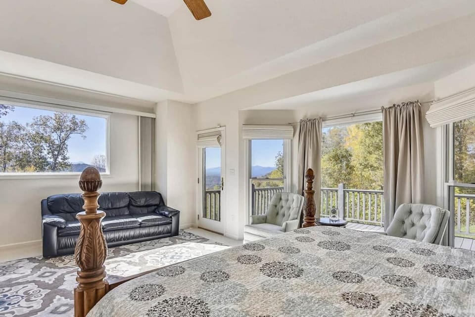 10 Min TO DT Asheville, Apartment Incl House in Asheville