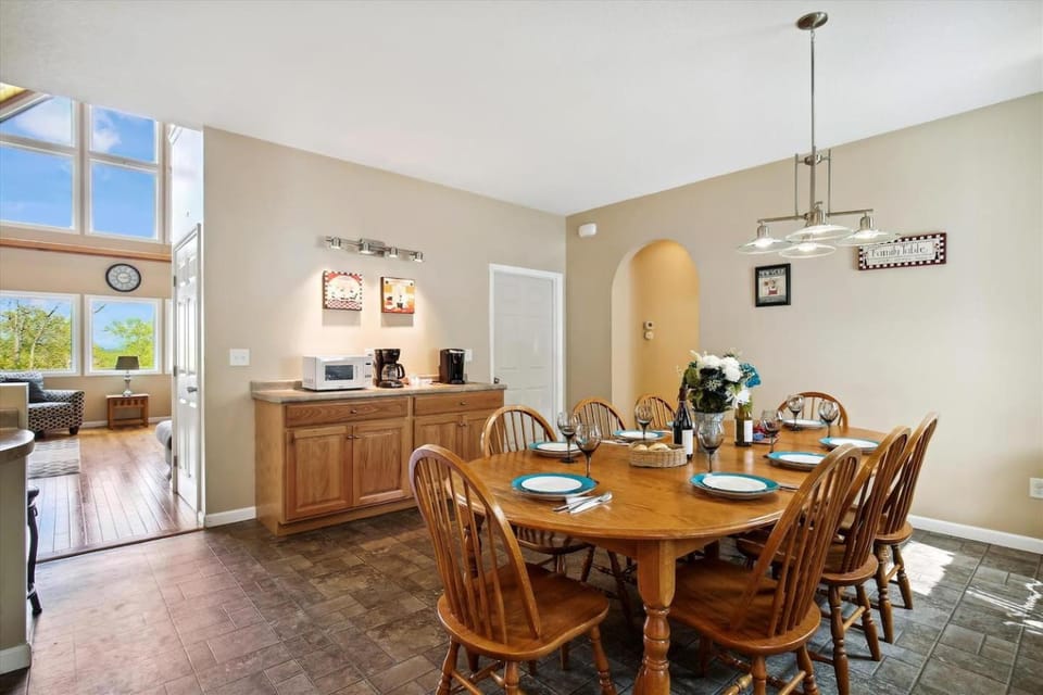 10 Min to DT Asheville- Biltmore, Fire pit, View House in Asheville