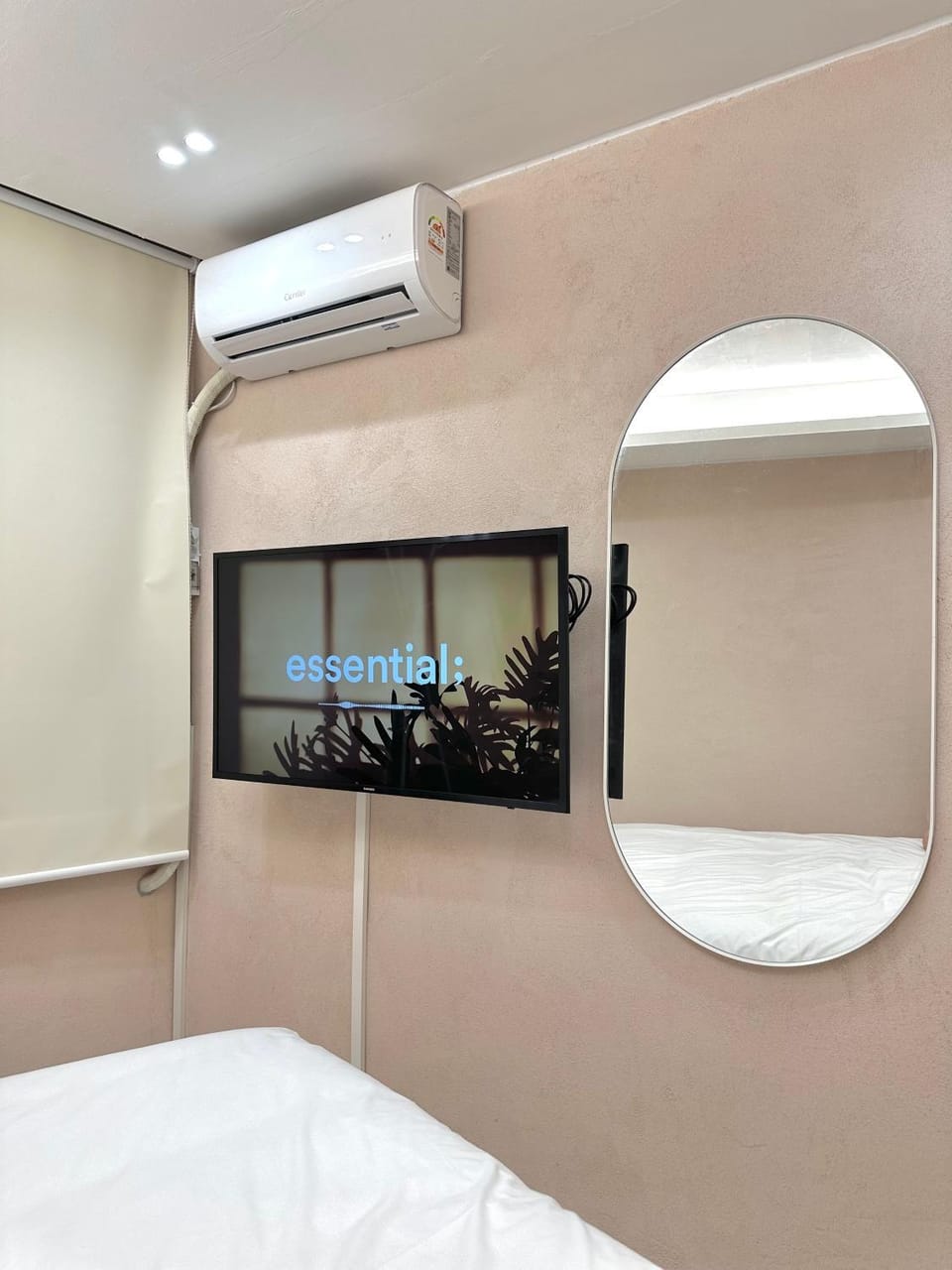 Bedroom, air conditioner