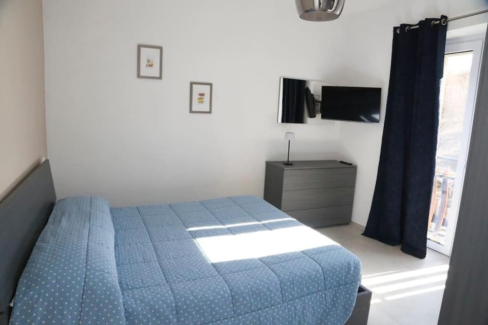 Bed, Photo of the whole room, Bedroom, hair dresser