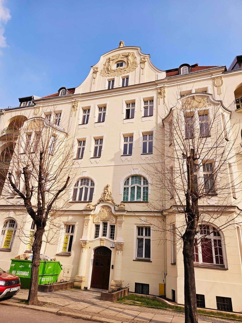 Property building, Location