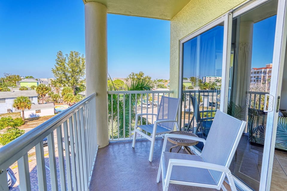Sunset Vistas 404N House in Treasure Island