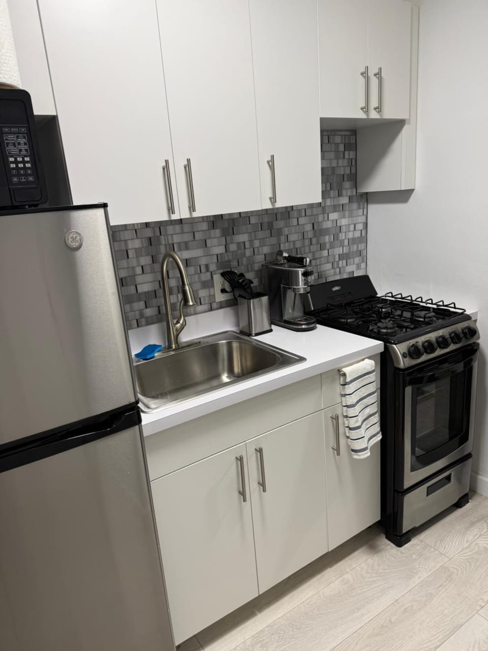 Kitchen or kitchenette, kitchen