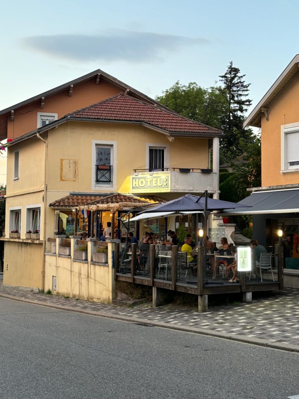 Restaurant/places to eat, View (from property/room)