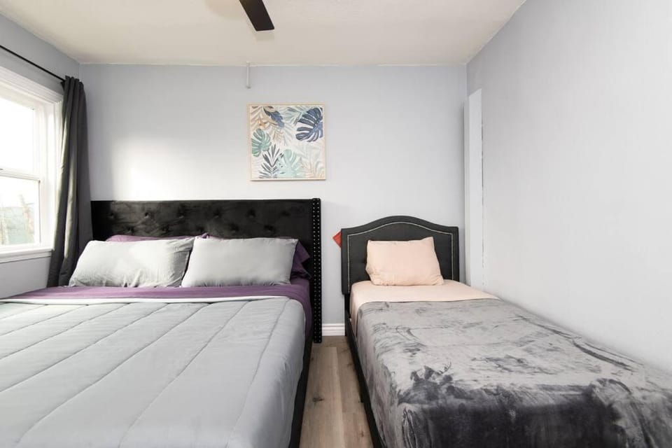 Lovely 3bedroom condo with free parking on premise Apartment in East Los Angeles