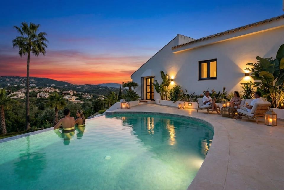 Property building, Natural landscape, View (from property/room), Balcony/Terrace, Mountain view, Pool view, Swimming pool, Sunset